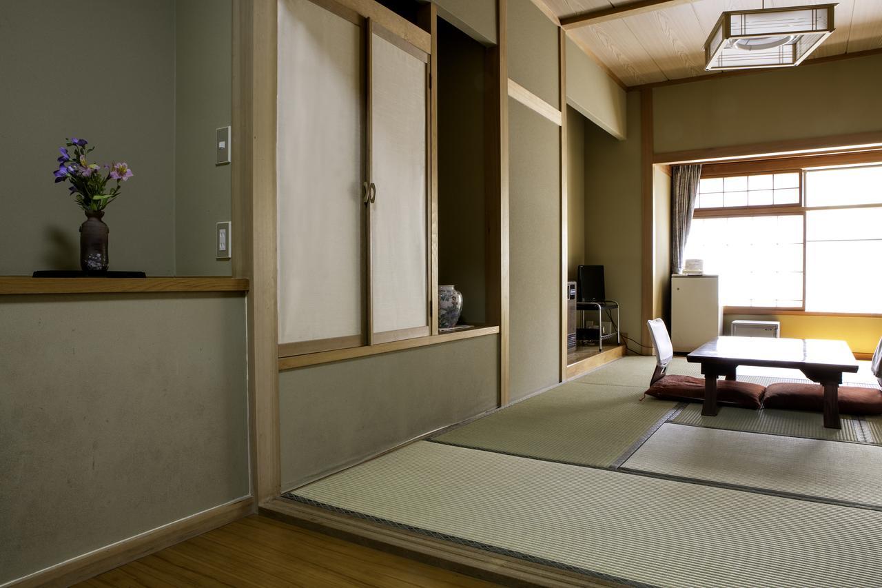 Ryokan Warabino Takayama  Luaran gambar